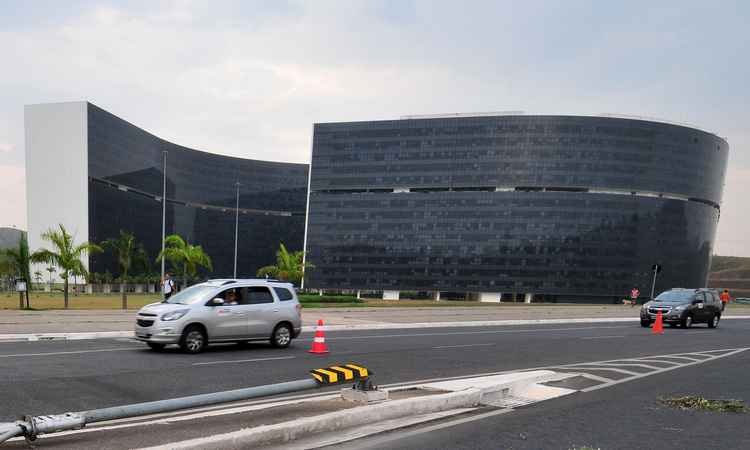 Governo de MG paga hoje segunda parcela do 13º dos servidores - Ramon Lisboa / EM /D.A. Press