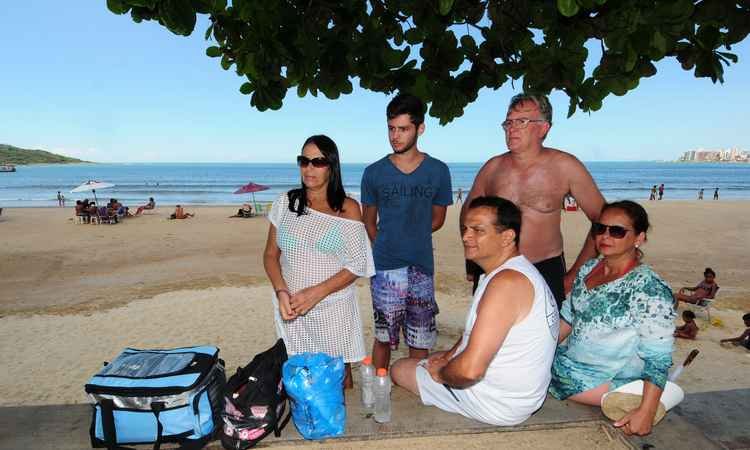 Mineiros tiveram que mudar hábitos na praia para não ficar expostos a risco - Gladyston Rodrigues/EM/D.A Press 