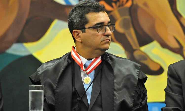 Presidente do TCE desafia conselheiro a provar irregularidades no tribunal - Alexandre Guzanshe/EM/D.A Press