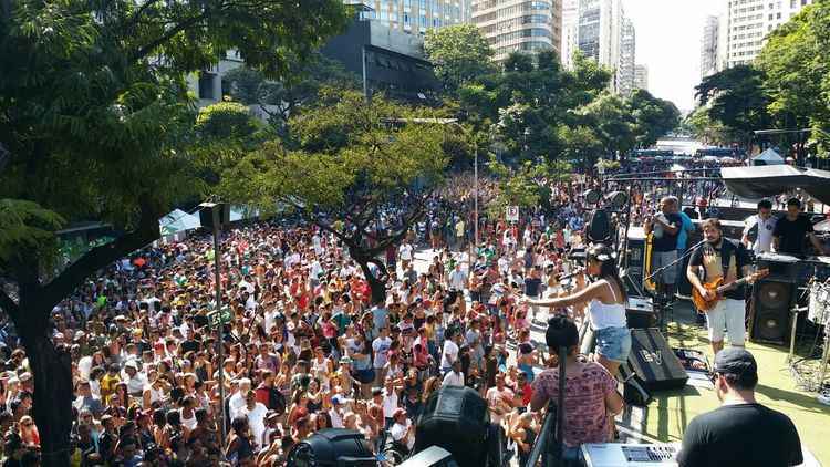Banda Mole leva milhares de foliões às ruas no pré-carnaval de BH - Ramon Lisboa