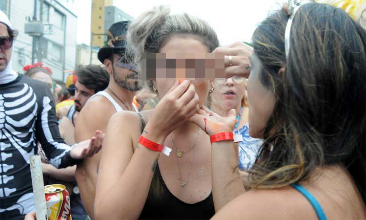 Flagrado ao agredir mulher no carnaval, homem depõe e nega acusações  - Tulio Santos/EM/ D.A Press