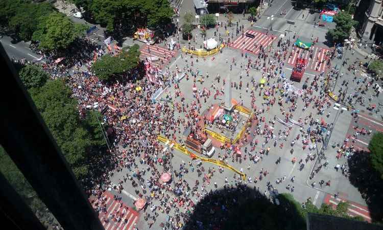 Protestos contra a Reforma da previdência complicam o trânsito em BH - Márcia Figueiredo: Whatsapp/ Reprodução 
