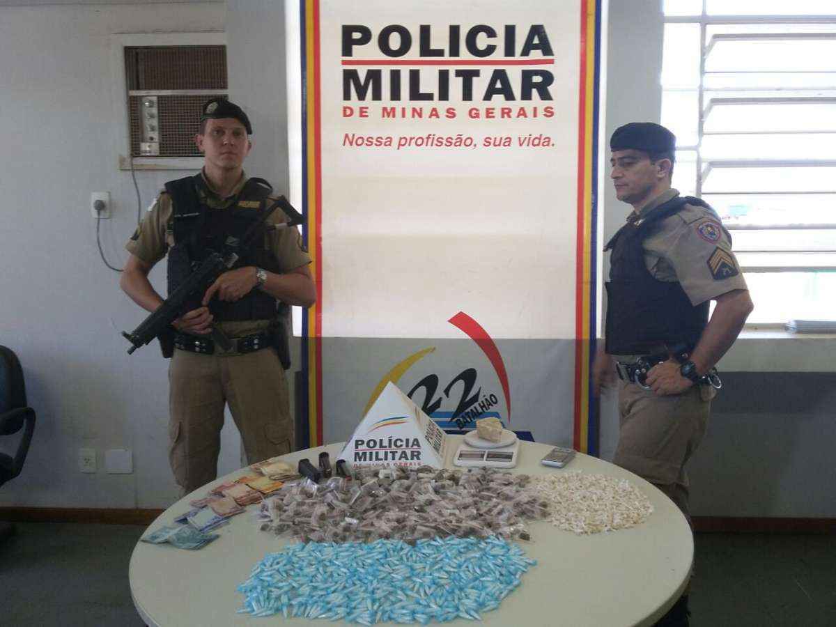 Operação combate tráfico de drogas no Aglomerado da Serra, em BH - Jair Amaral/EM/D.A Press
