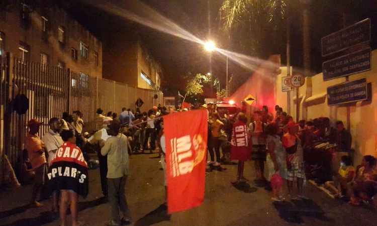 Famílas da Ocupação Izidora protestam contra cancelamento de reunião com governo - Marcos Vieira/EM/D.A.Press