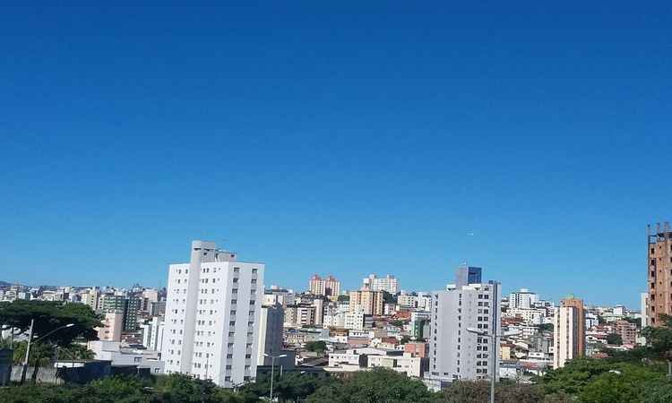 Céu ensolorado e tempo estável voltam a Grande BH nesta quarta-feira - Jair Amaral: EM/DA Press 