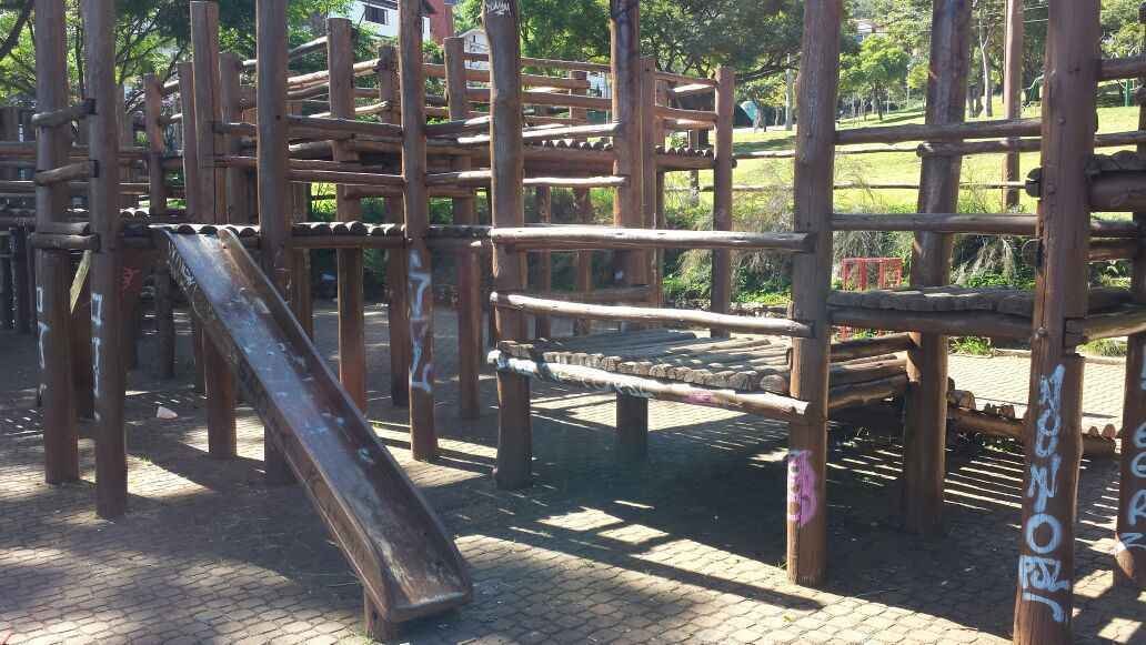 Praça do Papa apresenta cenário de descaso e depredação  - Matheus Parreiras: EM/DA Press
