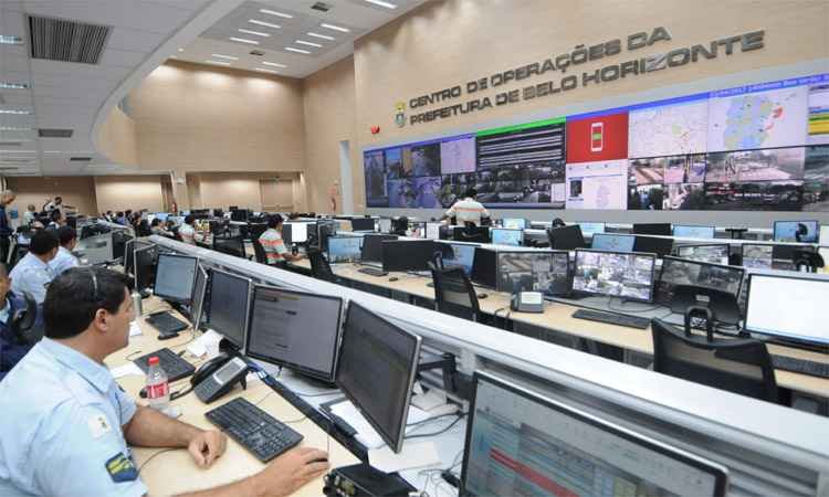Veja como funciona a central de monitoramento por câmeras que vigia BH  - Leandro Couri/EM/DA Press