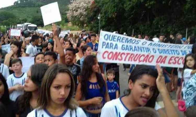 Termina greve de alunos contra falta de estrutura de escola no Leste de Minas  - Whatsapp/Divulgação