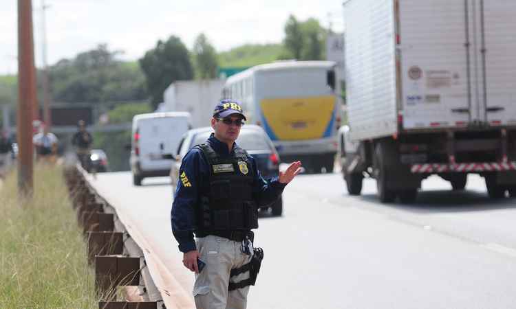 Reforço da PRF nas rodovias federais vai valer para feriados de Tiradentes e Dia do Trabalho - Gladyston Rodrigues/EM/D.A PRESS