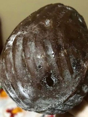 Menino passa mal após comer ovo de Páscoa doado pela prefeitura - Caroline de Souza/Facebook/Reprodução 
