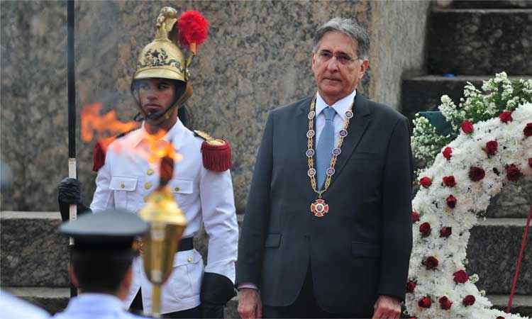 Pimentel fala em perseguição durante entrega de medalhas em Ouro Preto - Alexandre Guzanshe EM DA Press
