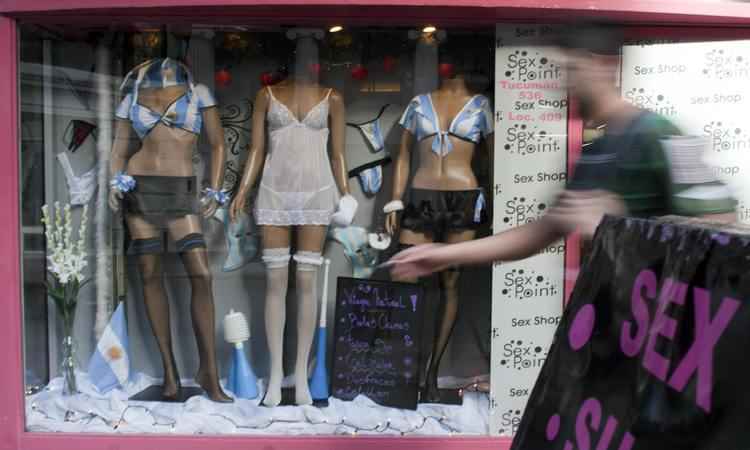 Vereador de BH quer proibir sex shops de colocar 'aberrações' nas vitrines  - REUTERS/Martin Acosta