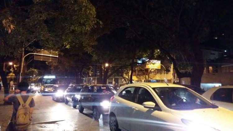 Capital mineira tem trânsito lento na volta para casa e BHTrans fala em excesso de veículos - Karen Santos