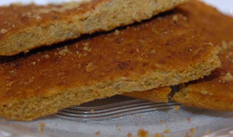 Broa de fubá com melado - Renato Weil/EM