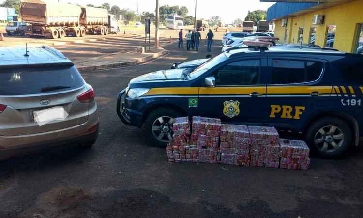 Policiais rodoviários federais apreendem meia tonelada de maconha em carro com placa de MG - PRF/Divulgação