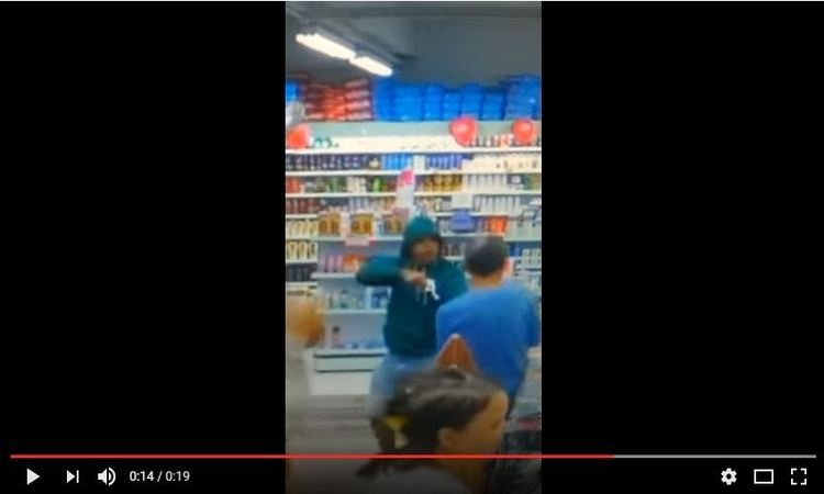 Dupla que atirou em cliente de farmácia durante assalto é presa pela polícia