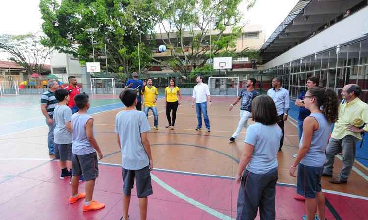 Ex-jogadores de Atlético, América e Cruzeiro visitam escola de BH - Gladyston Rodrigues/EM/D.A PRESS