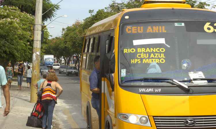 Propostas para o transporte suplementar de BH serão abertas nesta terça-feira - Sidney Lopes/EM/D.A PRESS - 22/02/2010