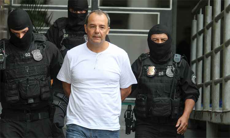MPF denuncia Cabral e mais seis pessoas por corrupção na gestão do setor de saúde - Rodrigo Felix Leal / Gazeta do Povo - 10/12/16