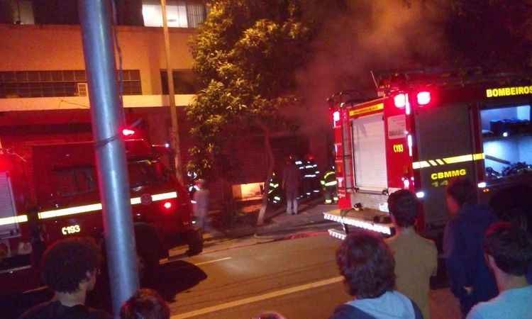 Incêndio em salão de beleza no Centro de BH mobiliza Corpo de Bombeiros - Maria Peixoto/Divulgação