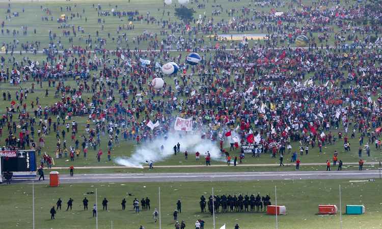 Termina em Brasília maior manifestação contra governo Temer - Fabio Rodrigues Pozzebom/Agencia Brasil.