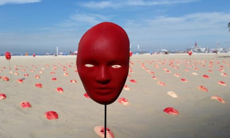 Ato com máscaras em Copacabana pede fim da corrupção e reforma política - Akemi Nitahara/Agência Brasil