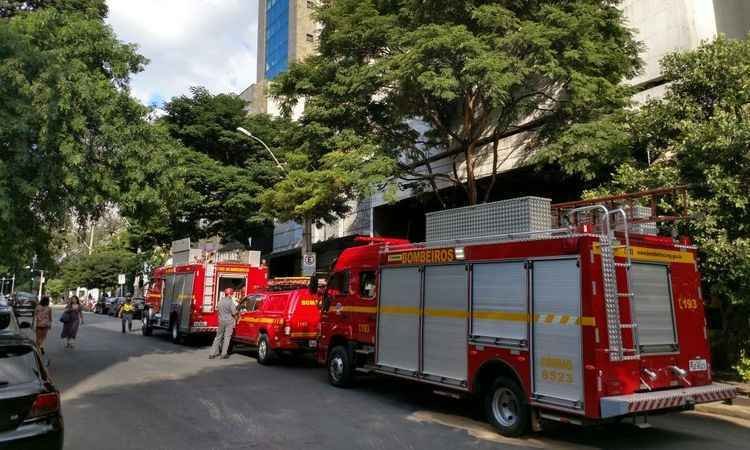Princípio de incêndio em boate assusta moradores da Savassi - Ramon Lisboa/E.M/D.A. PRESS
