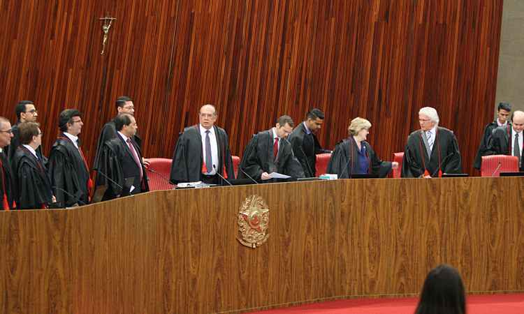 Herman Benjamin aponta abuso de poder político e econômico na chapa Dilma-Temer - aSCOM /TSE 