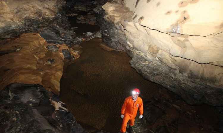 Congresso propõe Escola Brasileira de Espeleologia para estudar grutas e cavernas em Minas - Edésio Ferreira EM DA Press