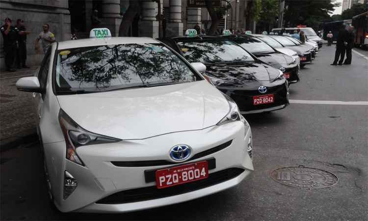 Prefeitura de BH apresenta táxis premium e híbrido: assista ao vídeo - Paulo Filgueiras/EM/DA Press