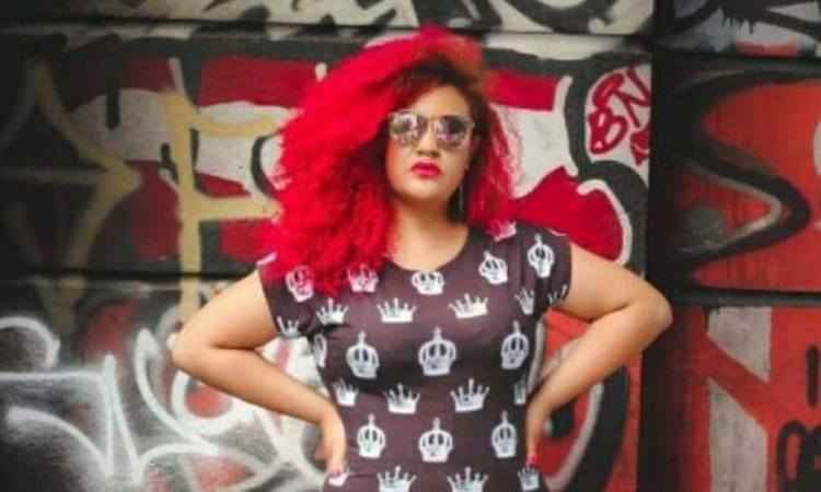 Mãe acusa escola de racismo por forçar filha a prender cabelo  - Facebook/ reprodução 