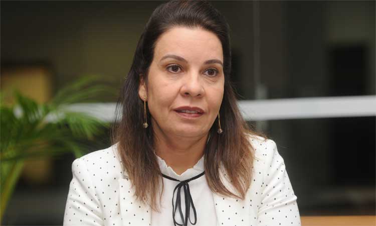 Mulher de prefeito preso agita redes sociais ao aparecer ao lado de Temer - Leandro Couri/EM/D.A Press