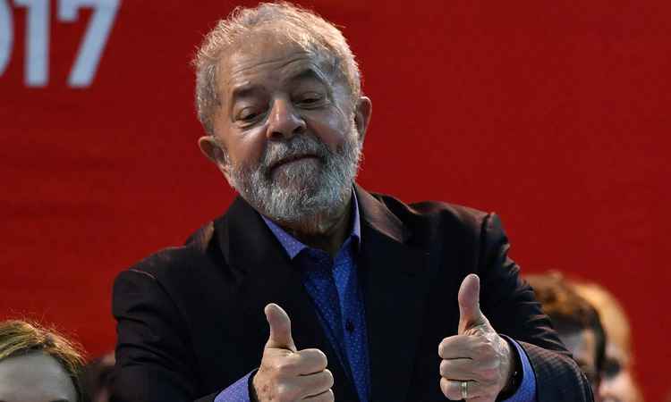 Lula diz sonhar com bloco PT, PSB, PDT e PCdoB para 2018 -  / AFP / NELSON ALMEIDA 