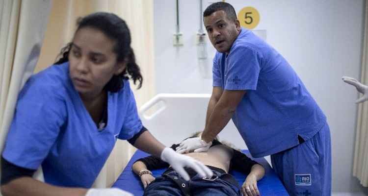 Violência transforma UPA em 'hospital de guerra' na Cidade de Deus - Mauro PIMENTEL / AFP