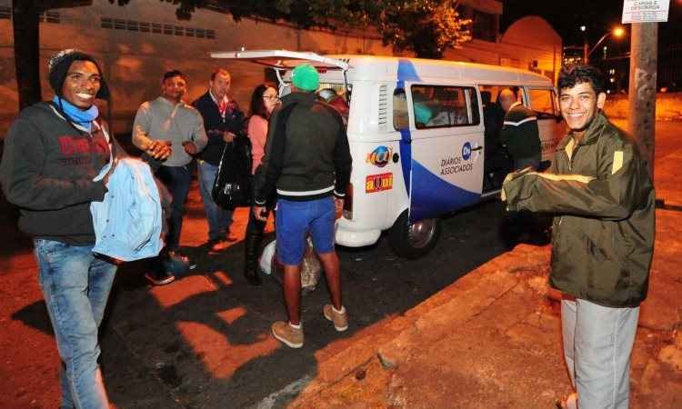 Campanha da Jornada Solidária leva um pouco de conforto a 80 moradores de rua - Ramon Lisboa/EM/D.A Press