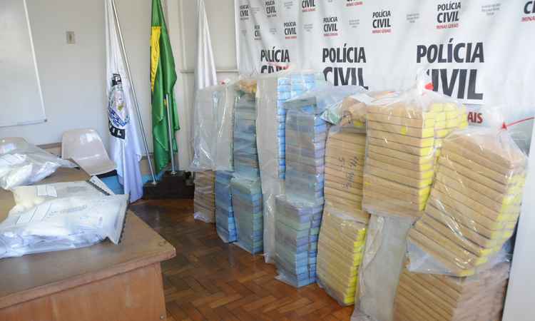 Polícia apreende 730 Kg de maconha e dá golpe de R$ 1 milhão no tráfico - Beto Novaes/EM/D.A PRESS
