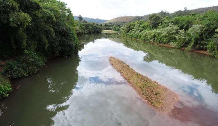 Copasa reduz captação do Rio das Velhas por causa do risco de restrição de uso  - Gladyston Rodrigues/EM/D.A.Press