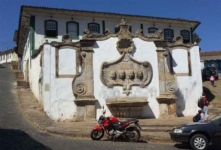 Chafariz de Marília e Ponte da Barra, em Ouro Preto, são alvo de pichadores - Prefeitura Municipal de Ouro Preto/Divulgação