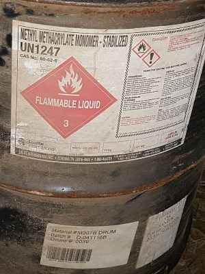 PM encontra 300 tambores de carga tóxica abandonadas em zona rural - PMMAmb/Divulgação