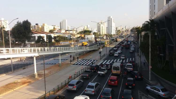 Nova travessia de pedestres na Av. Cristiano Machado é inaugurada - Leandro Couri/EM/D.A Press.