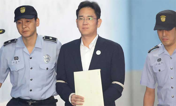 Herdeiro da Samsung é condenado a cinco anos de prisão -  AFP / POOL / Chung Sung-Jun 