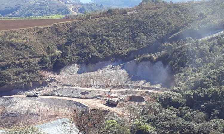 Bombeiros monitoram obra da CSN na Barragem Casa de Pedra, em Congonhas - Corpo de Bombeiros/Divulgação