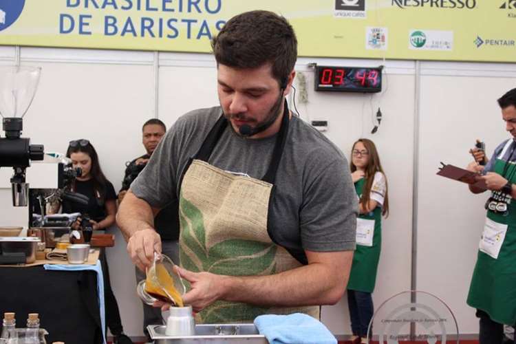 Café especial: Léo Moço é o campeão brasileiro de baristas de 2017 - Dino