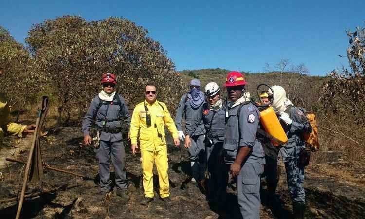 Bombeiros controlam incêndio no Pico do Itacolomi - Corpo de Bombeiros/ Divulgação 