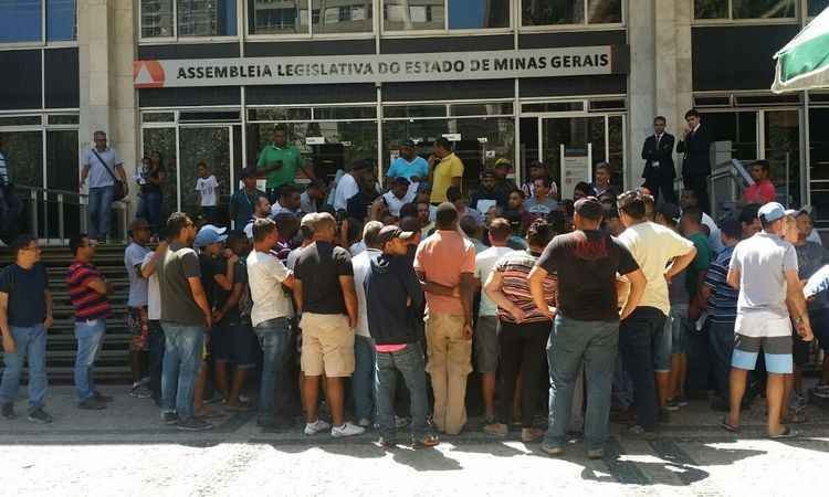 Perueiros protestam em BH contra PL que dificulta transporte clandestino - Edésio Ferreira: EM/DA Press