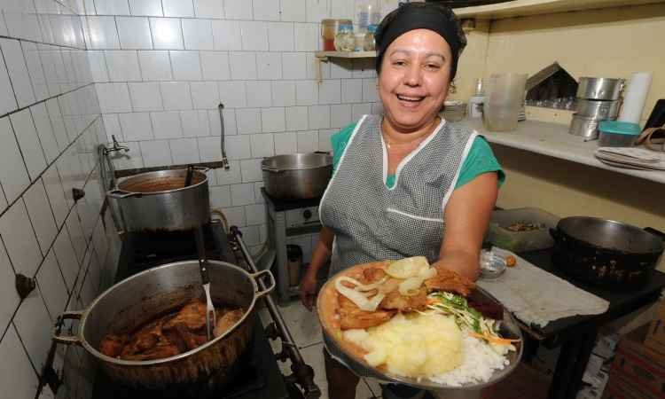 Gastos com gás, luz e transporte impedem redução de preço do PF em restaurantes - Beto Novaes/EM/D.A.Press