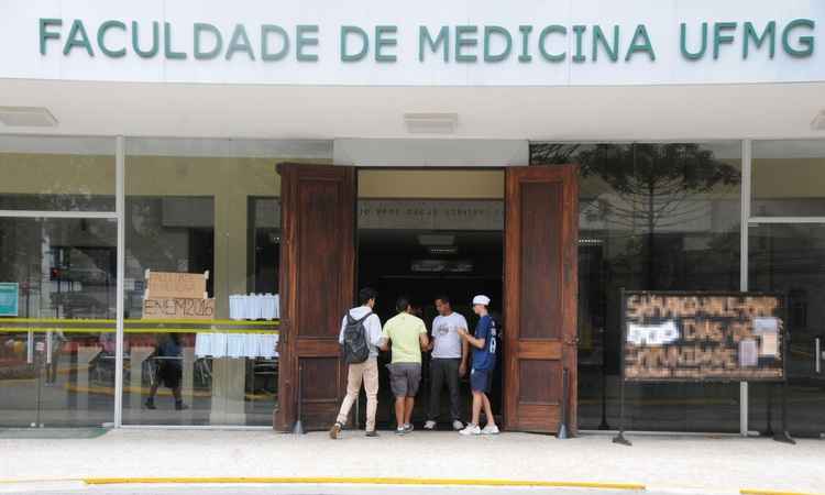 Brancos ingressam no curso de medicina da UFMG em cota para negros - Cristina Horta/EM/D.A Press 