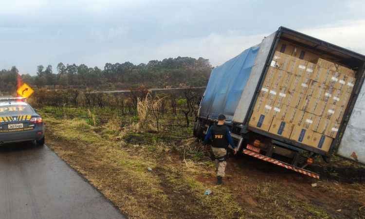 PRF apreende 400 mil maços de cigarros contrabandeados no Alto do Parnaíba - Polícia Rodoviária Federal/ divulgação 