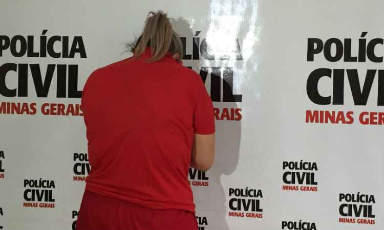 Mulher que agrediu idoso com marteladas e o jogou de barranco em BH é presa - Polícia Civil/Divulgação