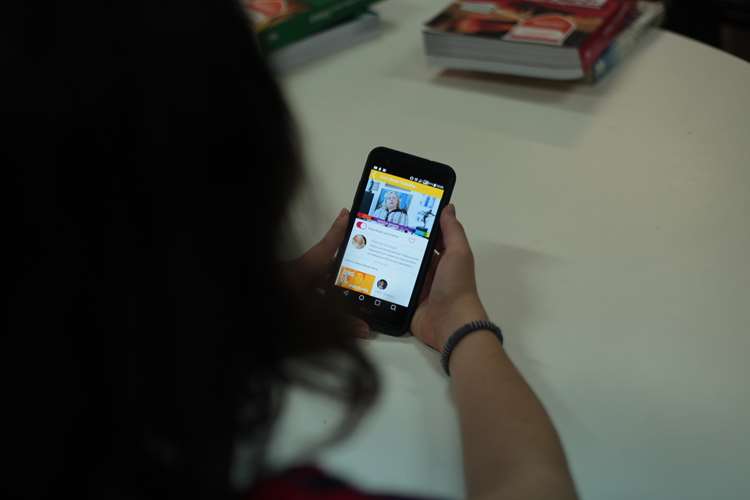 Escolas inovam e usam aplicativo para ajudar alunos a escolherem profissão - Dino